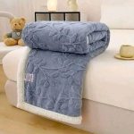 Dvojvrstvová hrubá Tmava Siva baránková deka S441